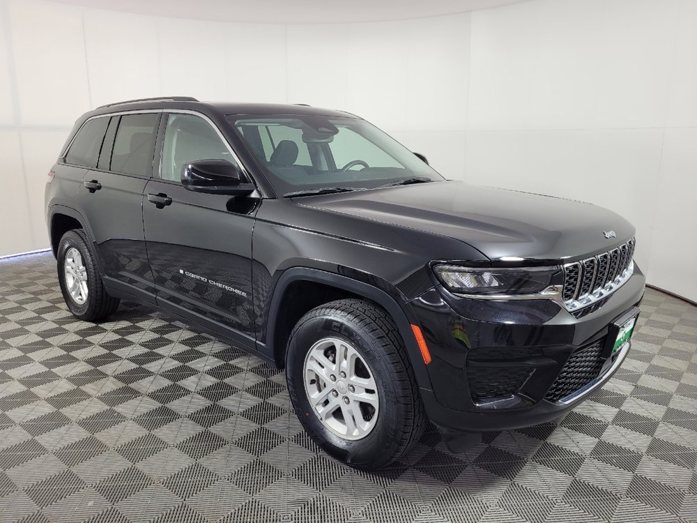 Used 2023 Jeep Grand Cherokee Laredo AWD/4WD image 13