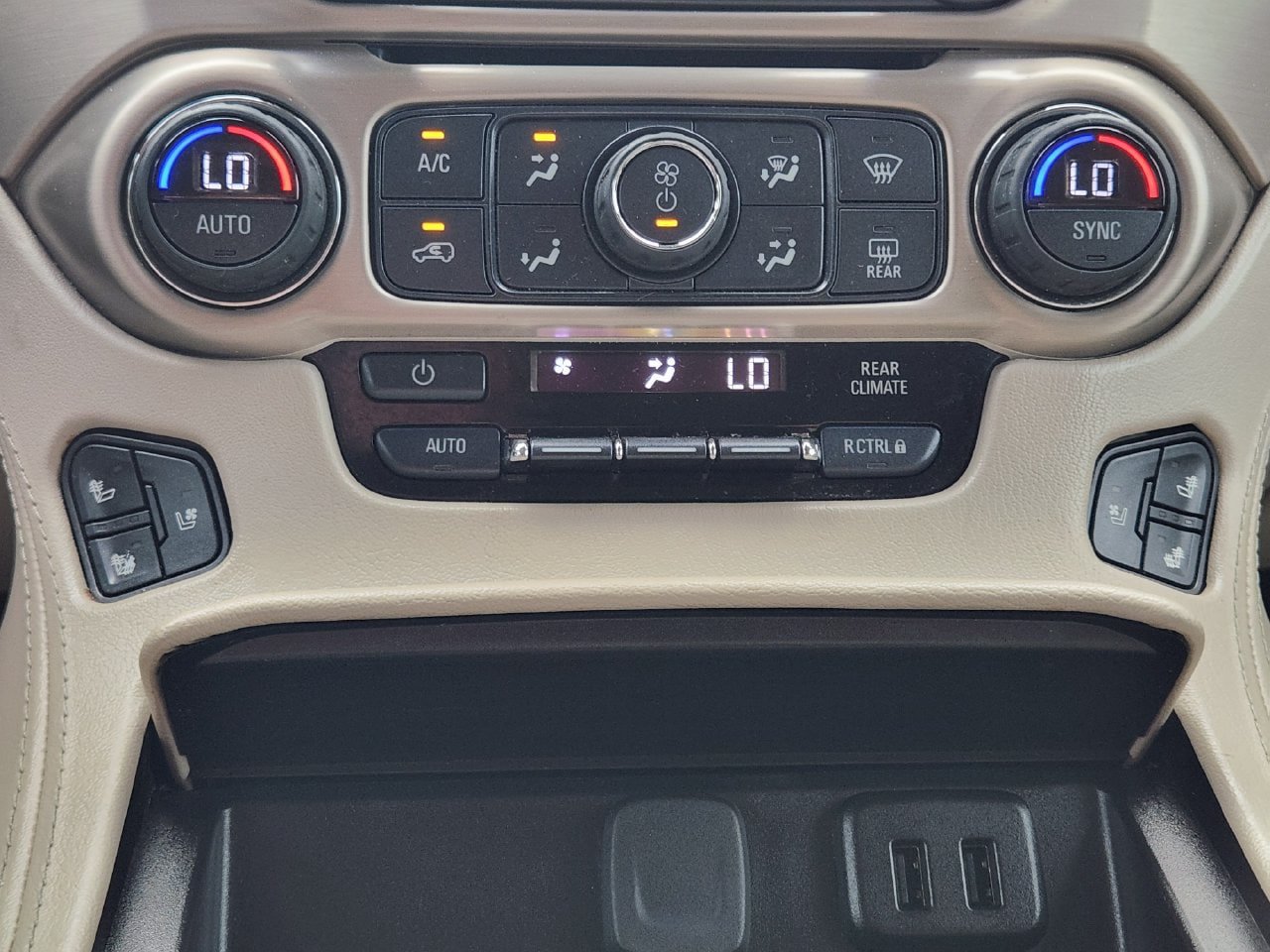 Used 2017 GMC Yukon Denali w/ Open Road Package AWD/4WD image 18