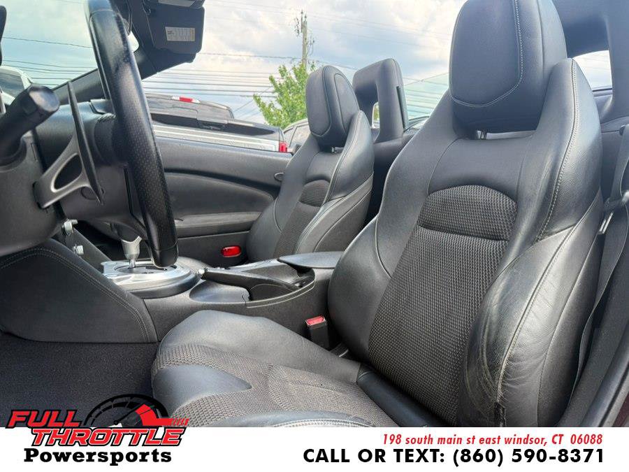 Used 2010 Nissan 370Z Touring RWD image 11