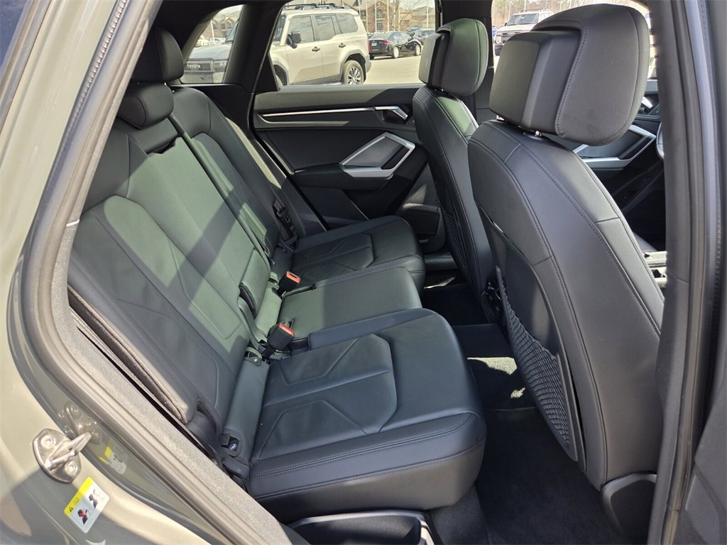 Used 2023 Audi Q3 2.0T Premium image 11