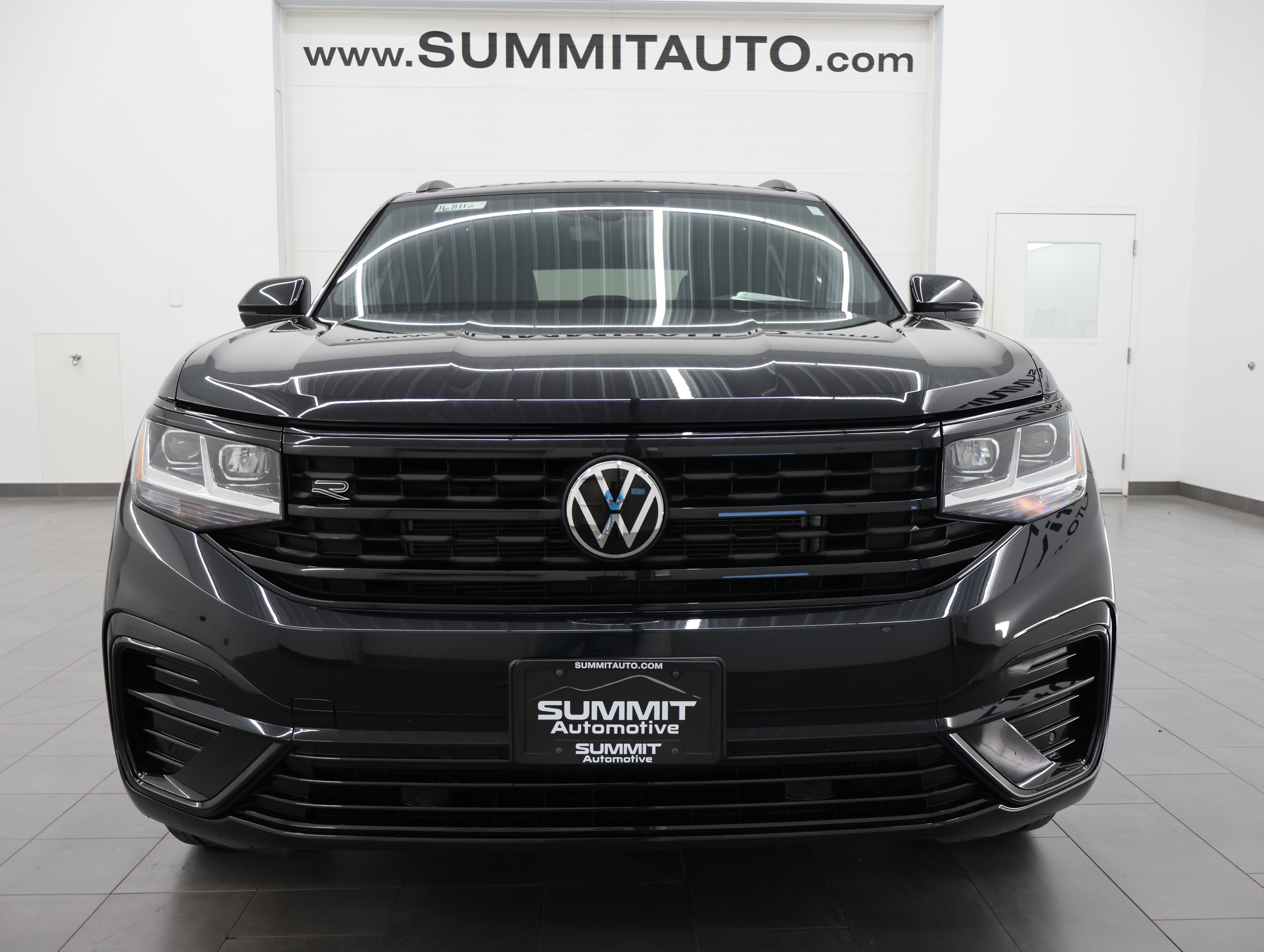 Used 2023 Volkswagen Atlas Cross Sport SEL R-Line AWD/4WD image 21