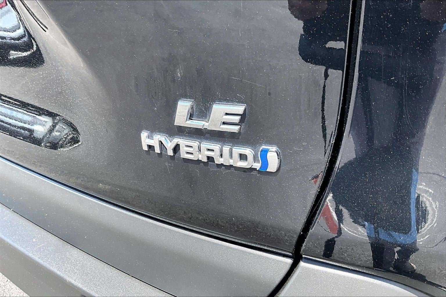 Used 2022 Toyota RAV4 LE AWD/4WD image 8