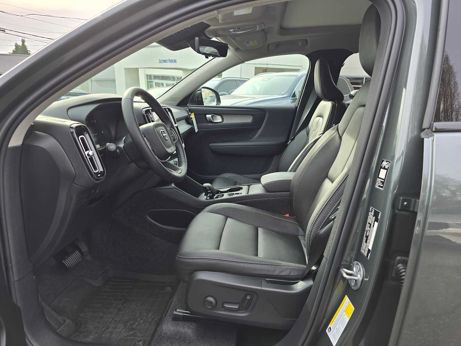 New 2026 Volvo XC40 B5 Core w/ Protection Package Premier AWD/4WD image 21