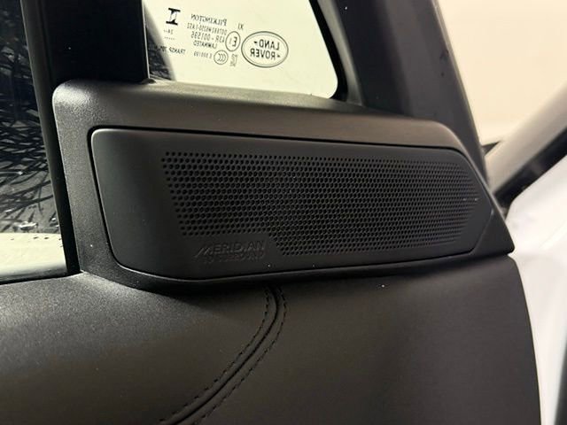 New 2025 Land Rover Range Rover SE image 31