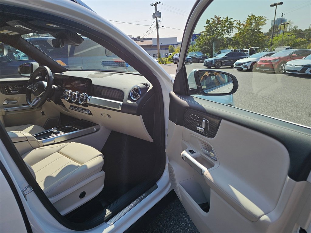 Used 2024 Mercedes-Benz GLB 250 4MATIC image 13