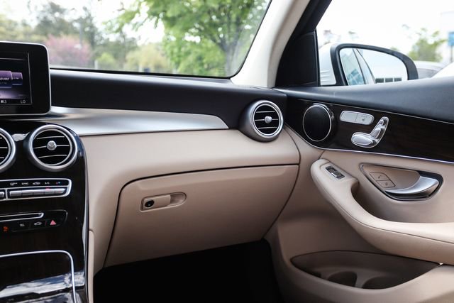 Used 2017 Mercedes-Benz GLC 300 4MATIC image 25