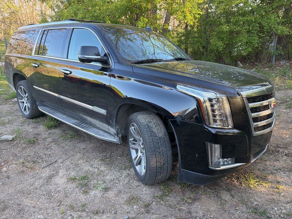 Used 2017 Cadillac Escalade ESV Luxury AWD/4WD image 7