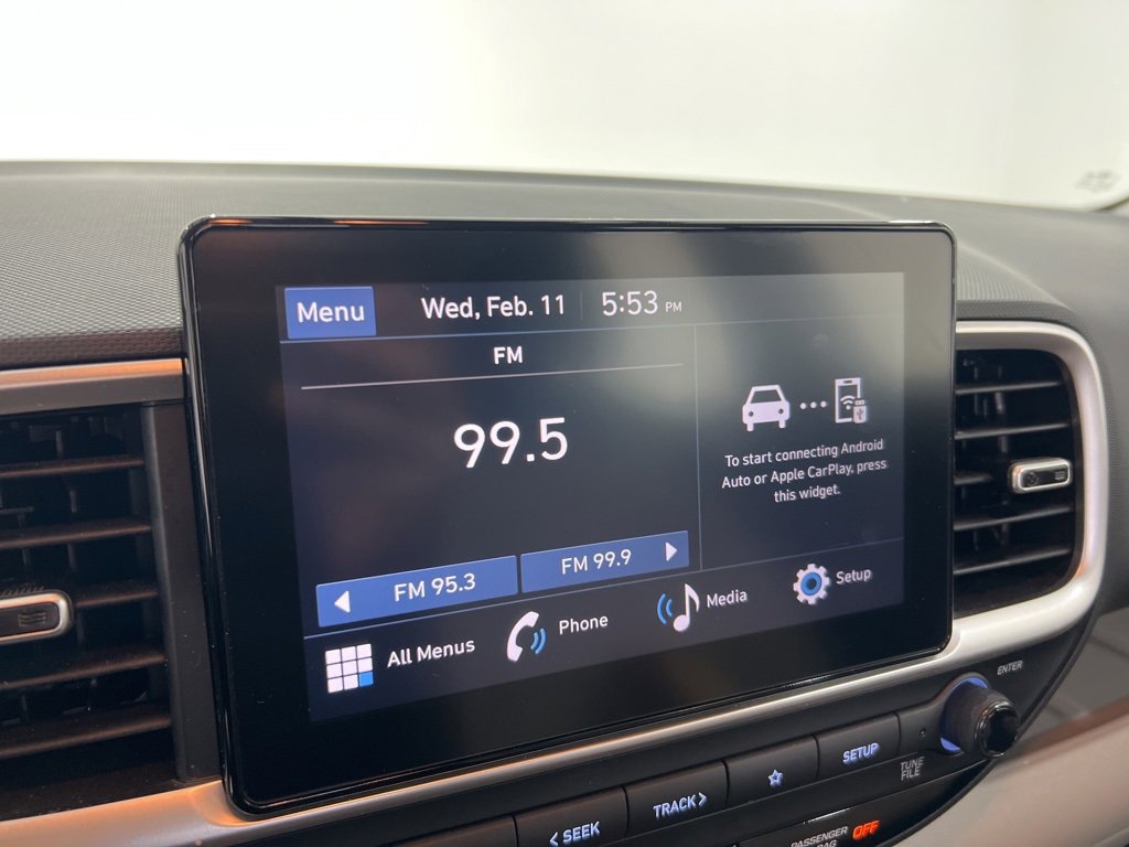 Used 2024 Hyundai Venue SEL image 12