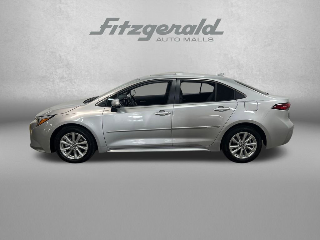 Used 2024 Toyota Corolla XLE FWD image 2