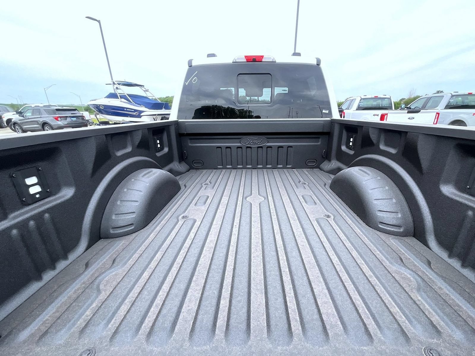 New 2026 Ford F250 Lariat w/ Black Appearance Package AWD/4WD image 16