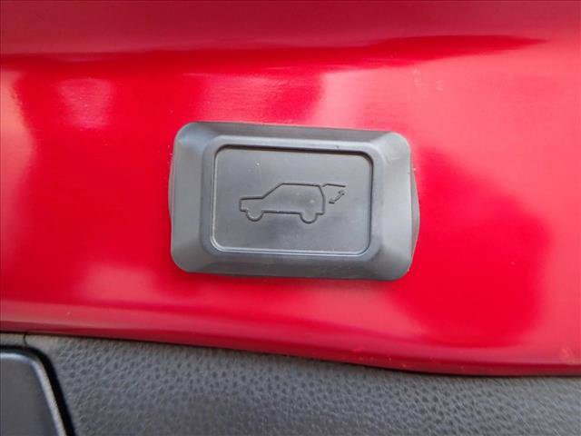 Used 2023 Toyota RAV4 XLE Premium image 7