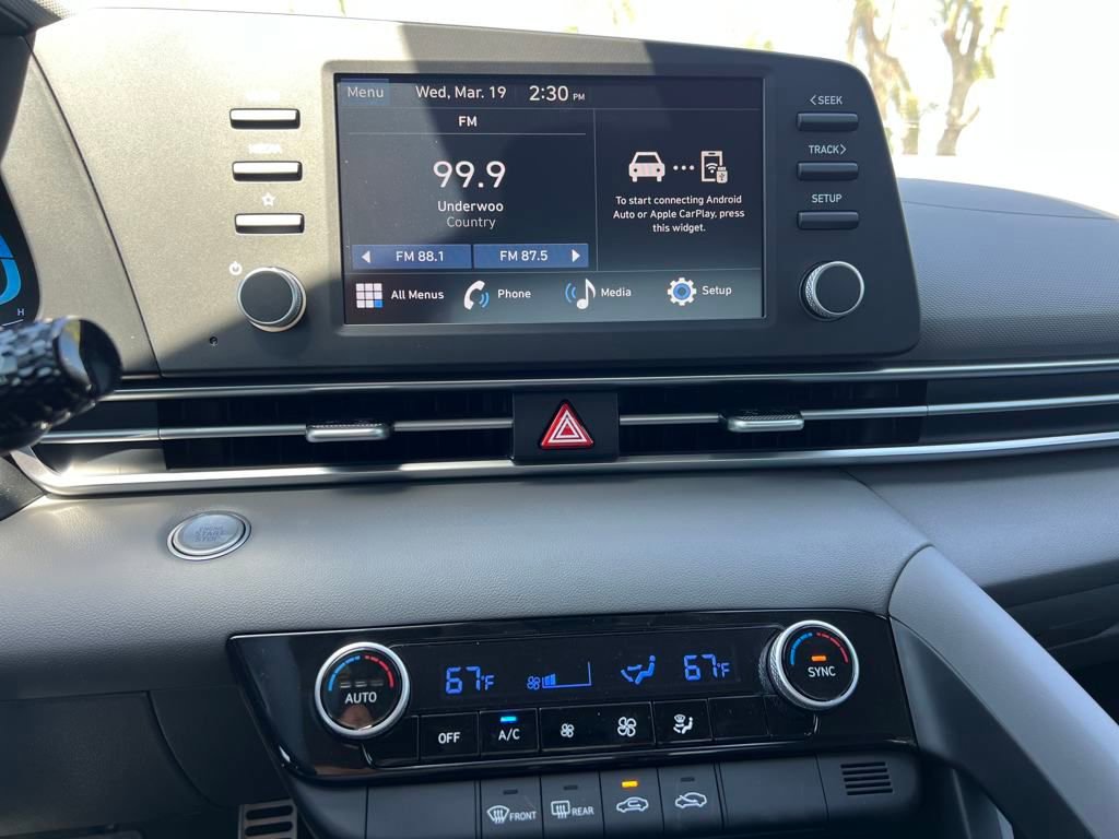 Used 2025 Hyundai Elantra Sport image 18