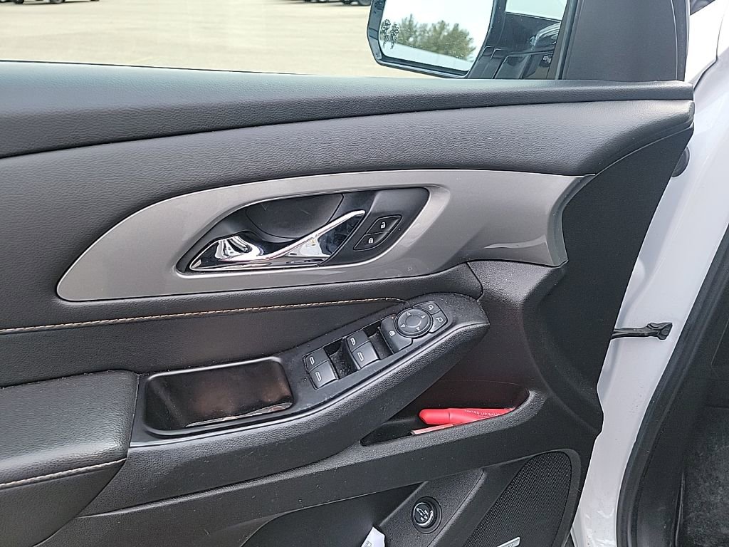 Used 2020 Chevrolet Traverse LT w/ LT Premium Package image 23