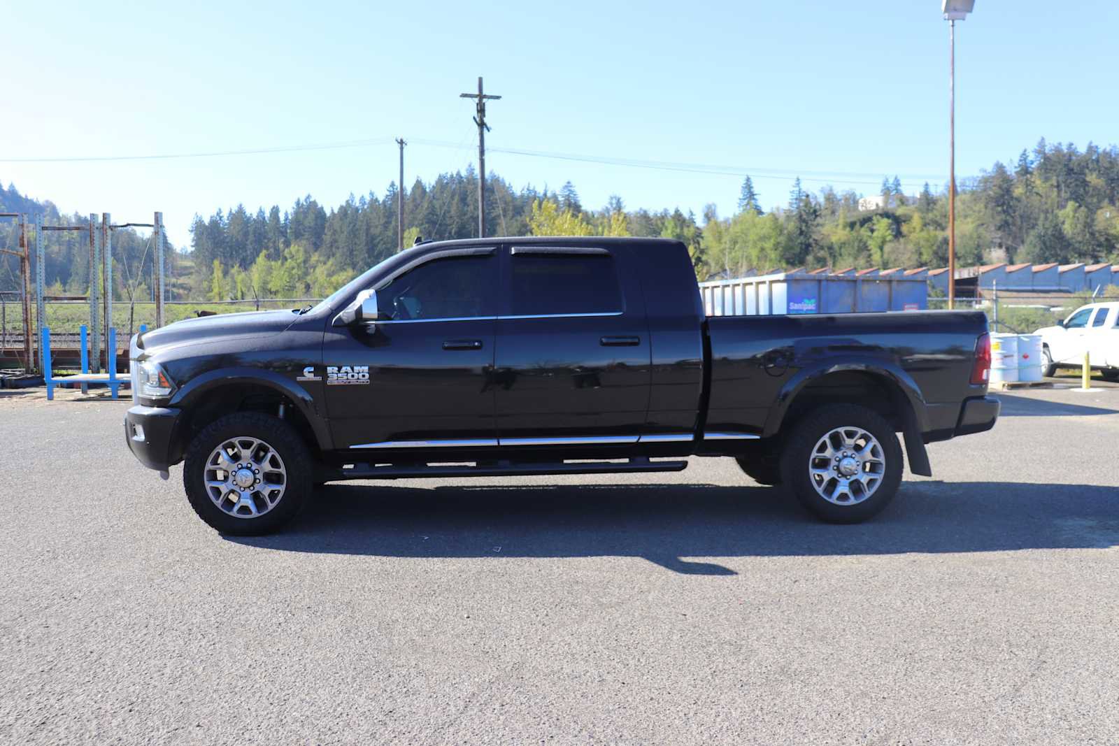 Used 2018 RAM 3500 Laramie Longhorn image 8