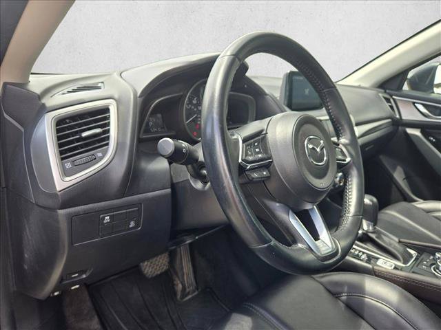 Used 2018 MAZDA MAZDA3 Touring FWD image 10