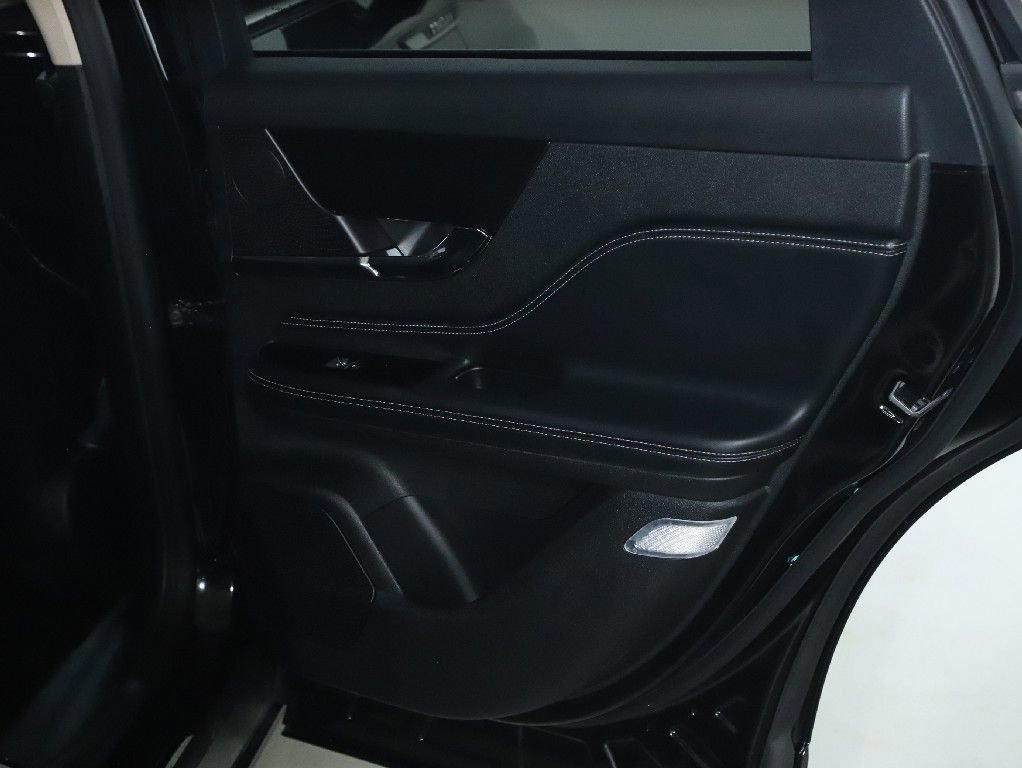 Used 2024 Lincoln Corsair AWD w/ Equipment Group 101A image 31