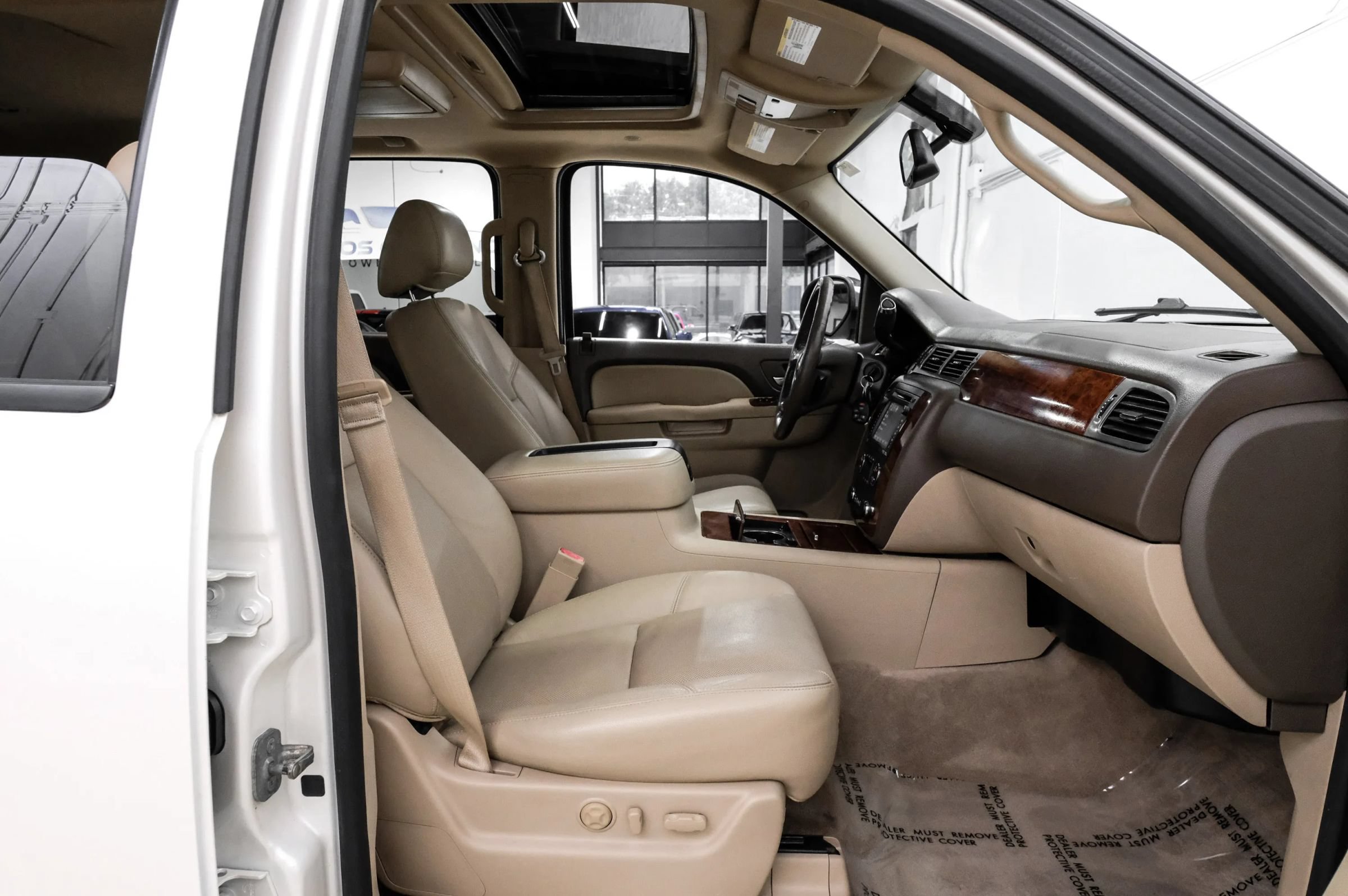 Used 2013 Chevrolet Tahoe LTZ RWD image 39