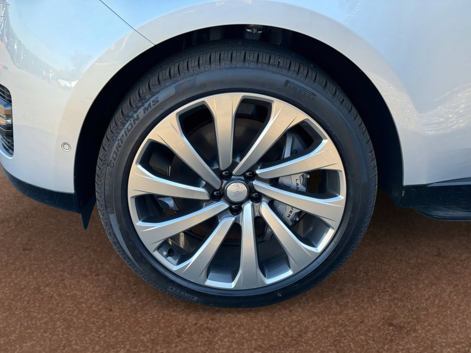 New 2025 Land Rover Range Rover SE image 4