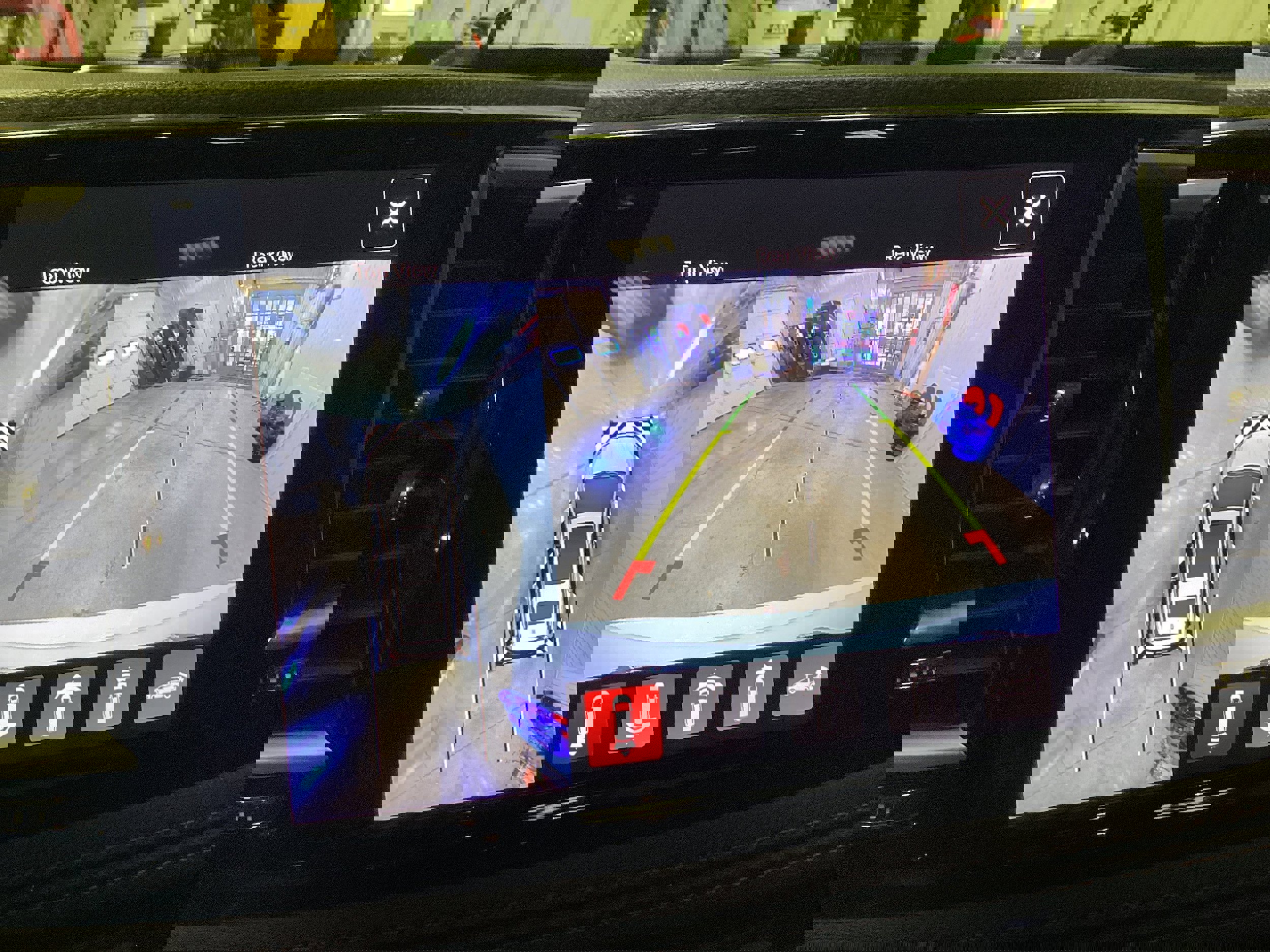 Used 2025 Chrysler Pacifica Pinnacle image 35