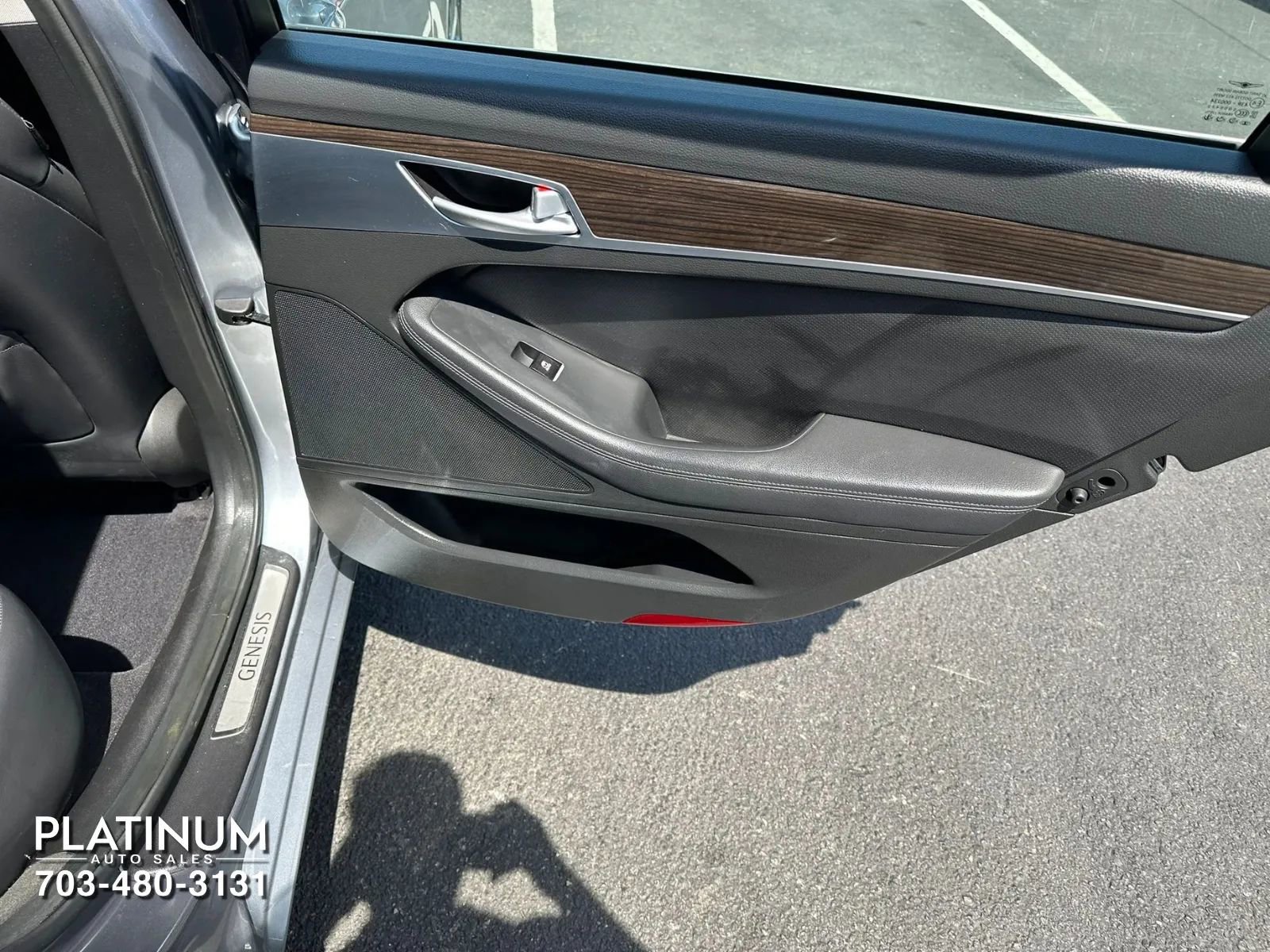 Used 2017 Genesis G80 3.8 RWD image 19
