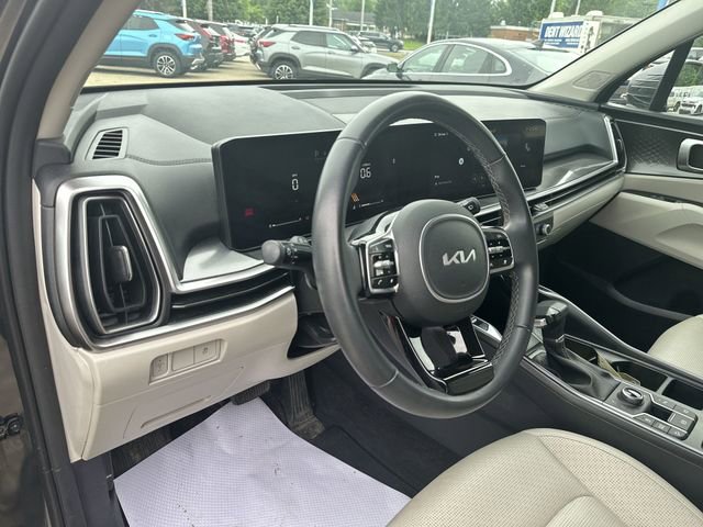 Used 2025 Kia Sorento S AWD/4WD image 12