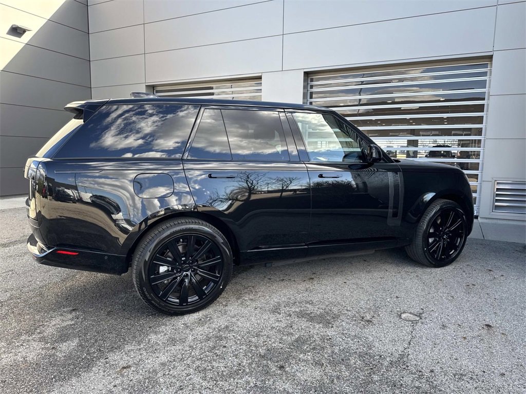 New 2026 Land Rover Range Rover SE image 8