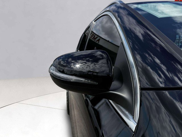 Used 2021 Mercedes-Benz GLA 250 4MATIC w/ Premium Package image 10