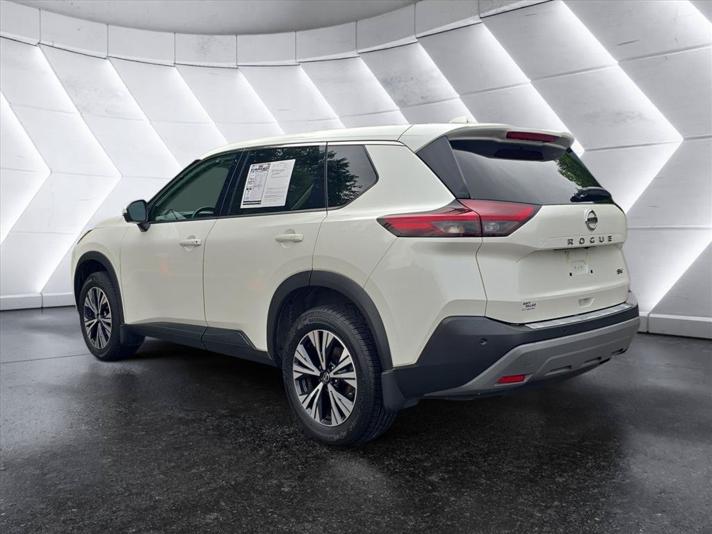 Used 2021 Nissan Rogue SV FWD image 3