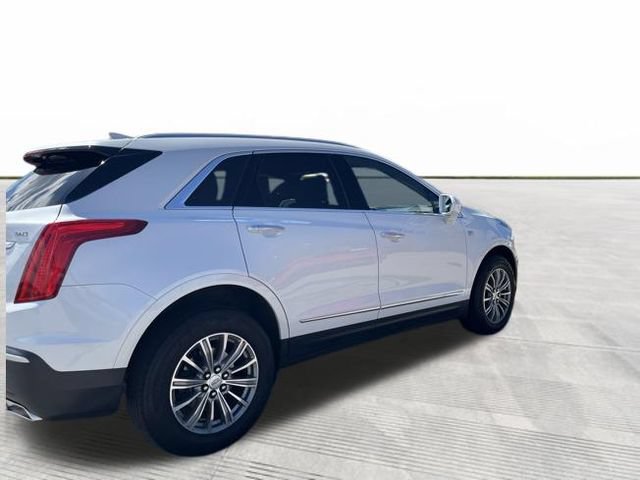 Used 2017 Cadillac XT5 Luxury w/ Driver Awareness Package AWD/4WD image 4