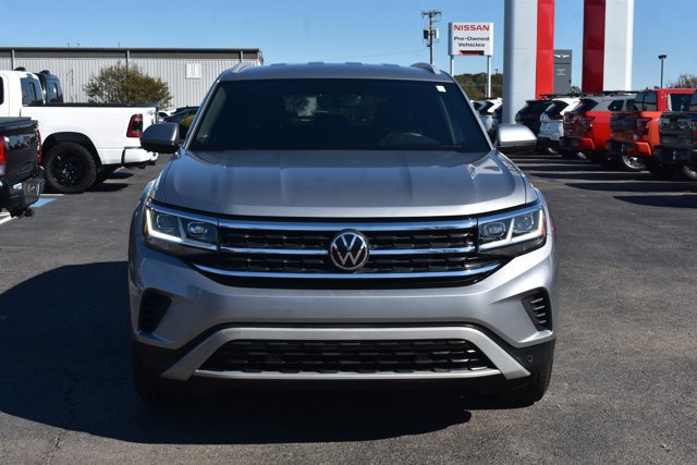 Used 2022 Volkswagen Atlas Cross Sport SE image 2