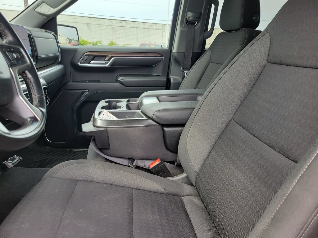 Used 2023 Chevrolet Silverado 1500 LT AWD/4WD image 20