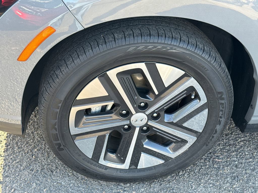 Used 2023 Hyundai Kona SE FWD image 7