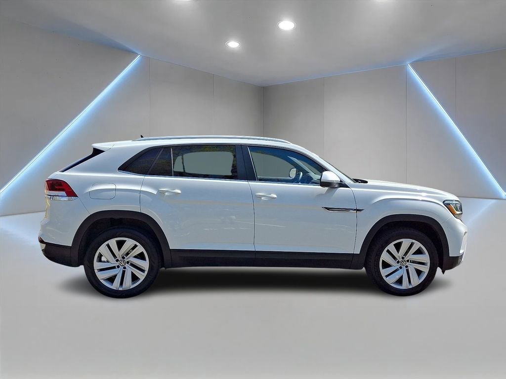 Certified 2023 Volkswagen Atlas Cross Sport SE w/ Panoramic Sunroof Package AWD/4WD image 4