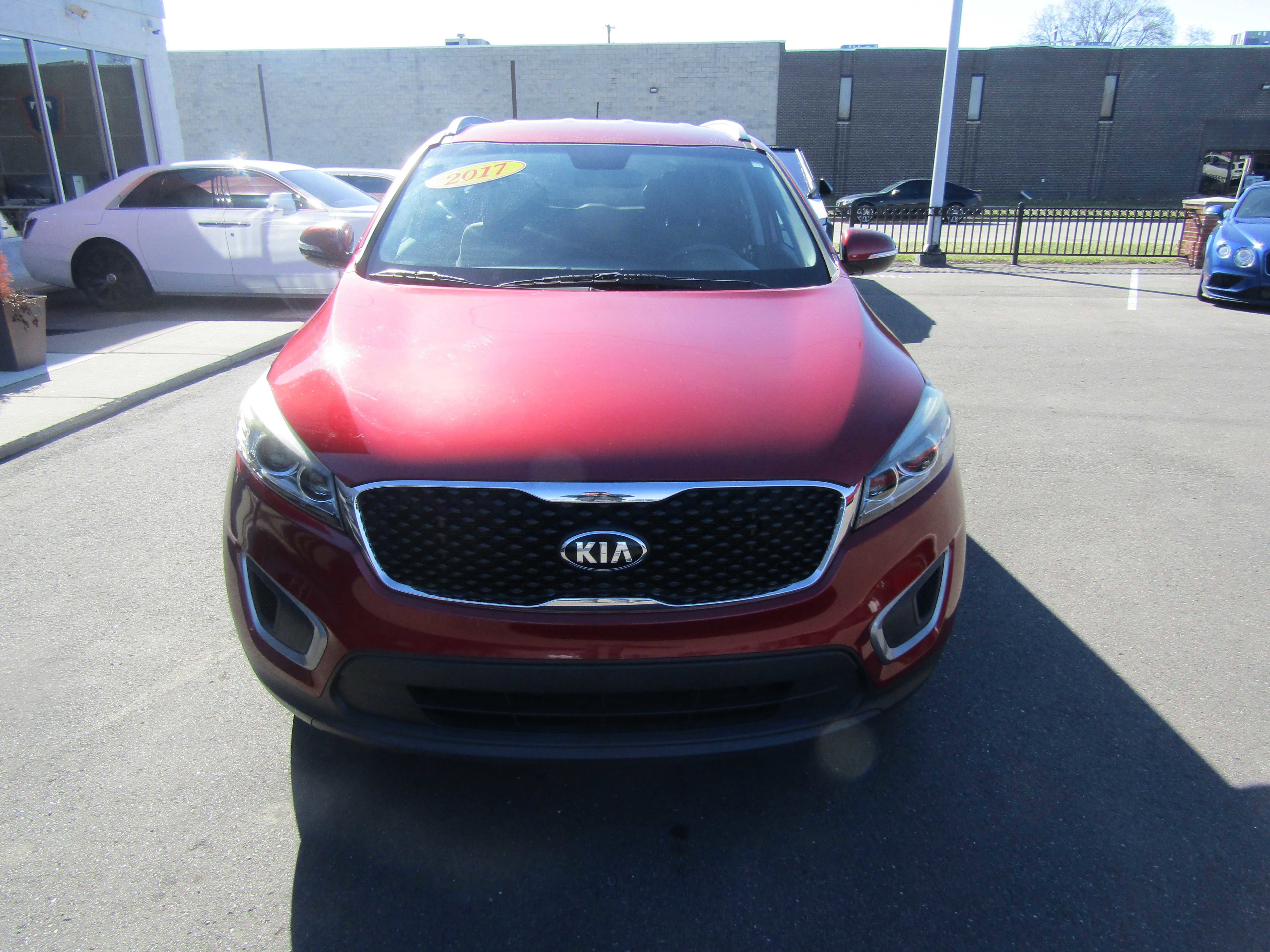 Used 2017 Kia Sorento FWD image 3