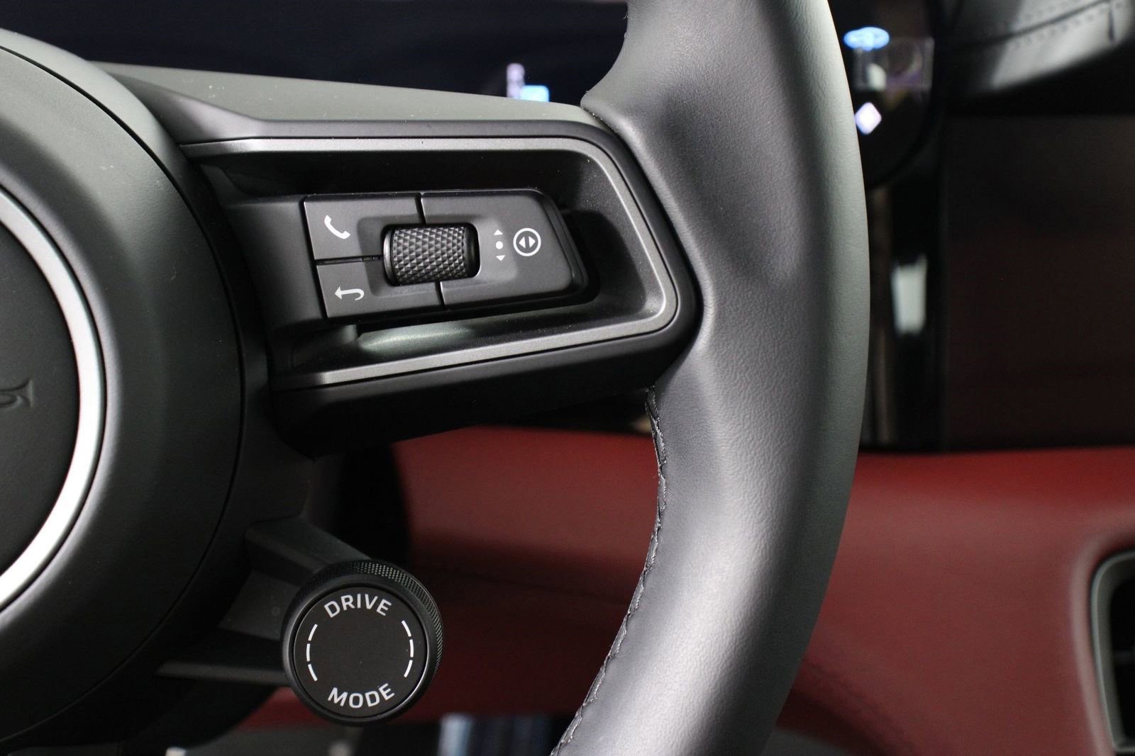 Certified 2025 Porsche Taycan 4S image 15