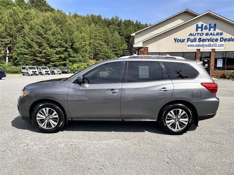 Used 2017 Nissan Pathfinder SV w/ Trailer Tow Package AWD/4WD image 8