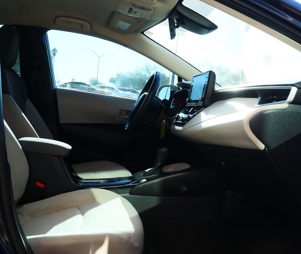Used 2022 Toyota Corolla LE FWD image 34