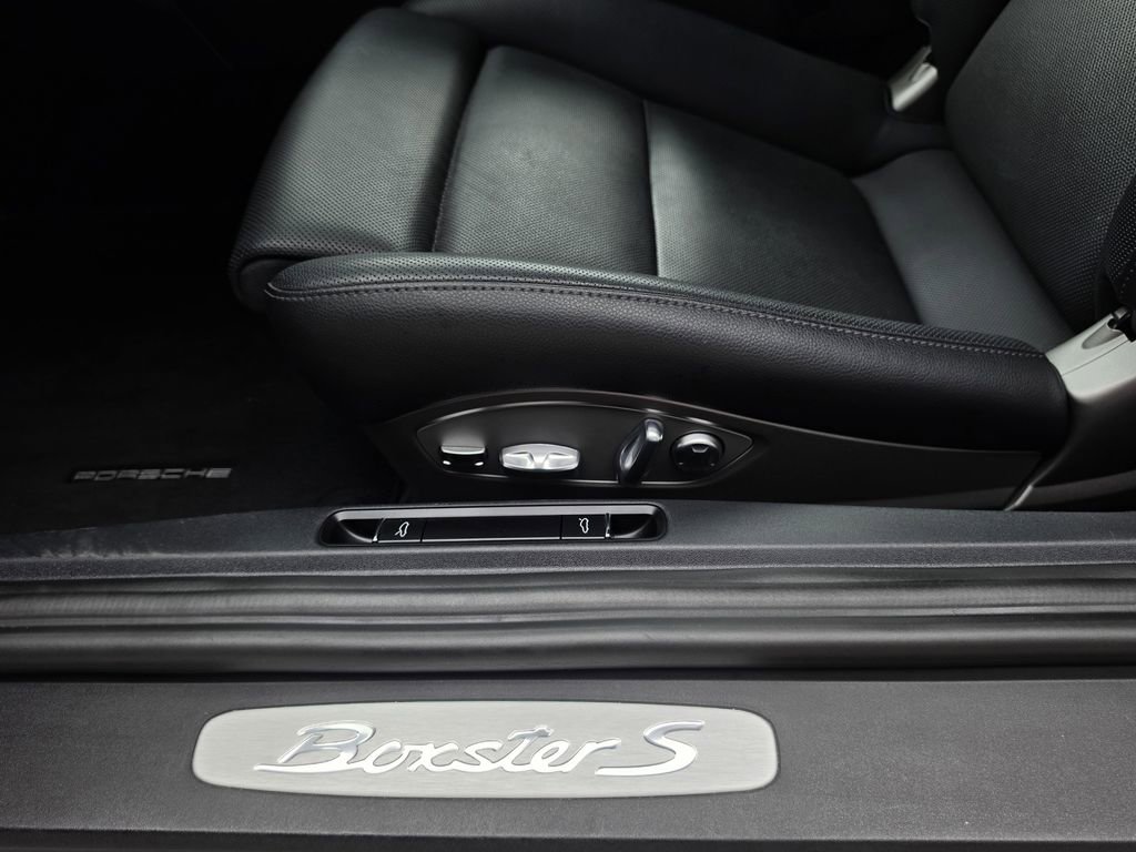 Certified 2024 Porsche 718 Boxster S RWD image 18