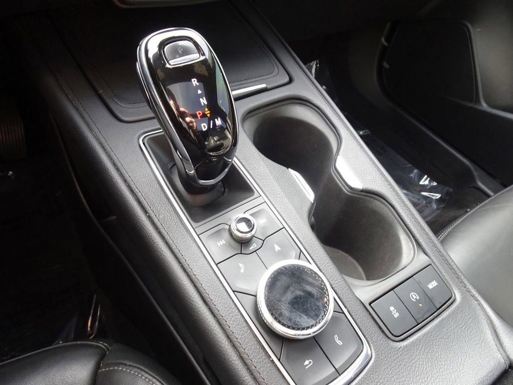 Used 2020 Cadillac XT4 Premium Luxury w/ Cold Weather Package image 16