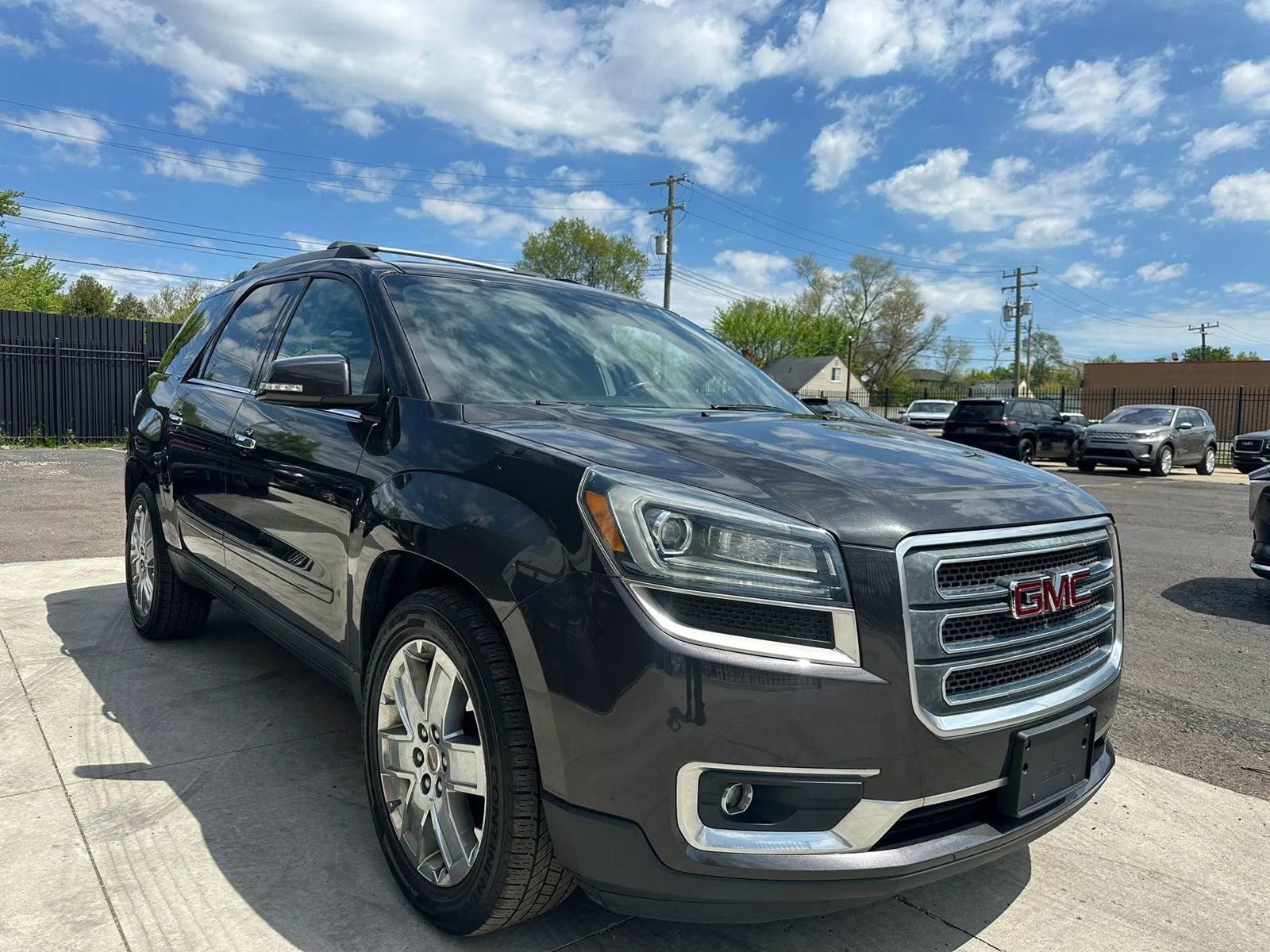 Used 2017 GMC Acadia Limited SLT AWD/4WD image 3
