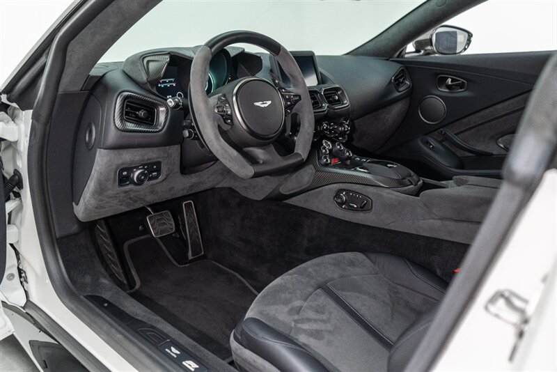 Used 2023 Aston Martin V8 Vantage Coupe RWD image 63