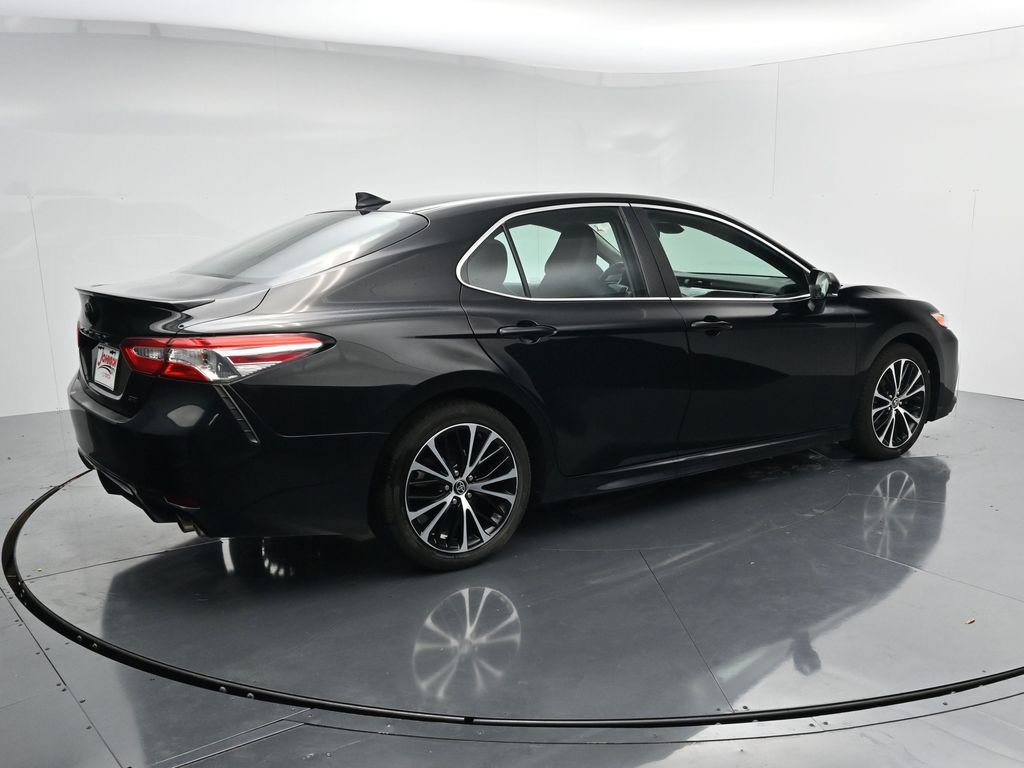 Used 2020 Toyota Camry SE w/ Audio Package FWD image 8