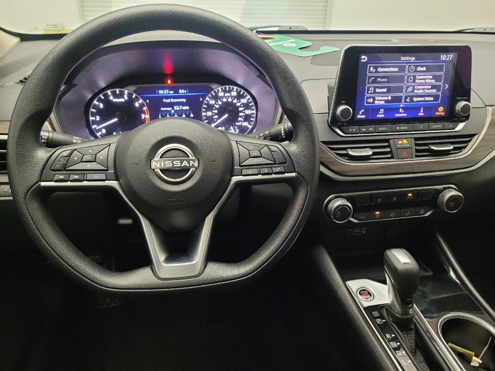 Used 2024 Nissan Altima 2.5 SV image 22