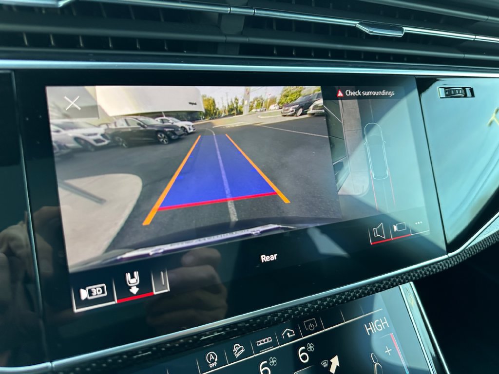 Certified 2023 Audi SQ7 Premium Plus w/ Towing Package AWD/4WD image 28