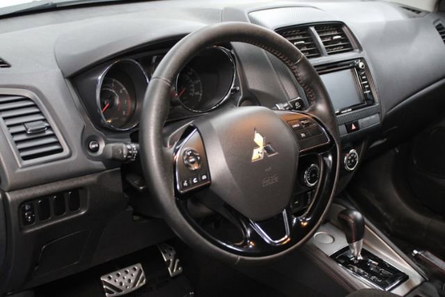 Used 2018 Mitsubishi Outlander Sport LE FWD image 12