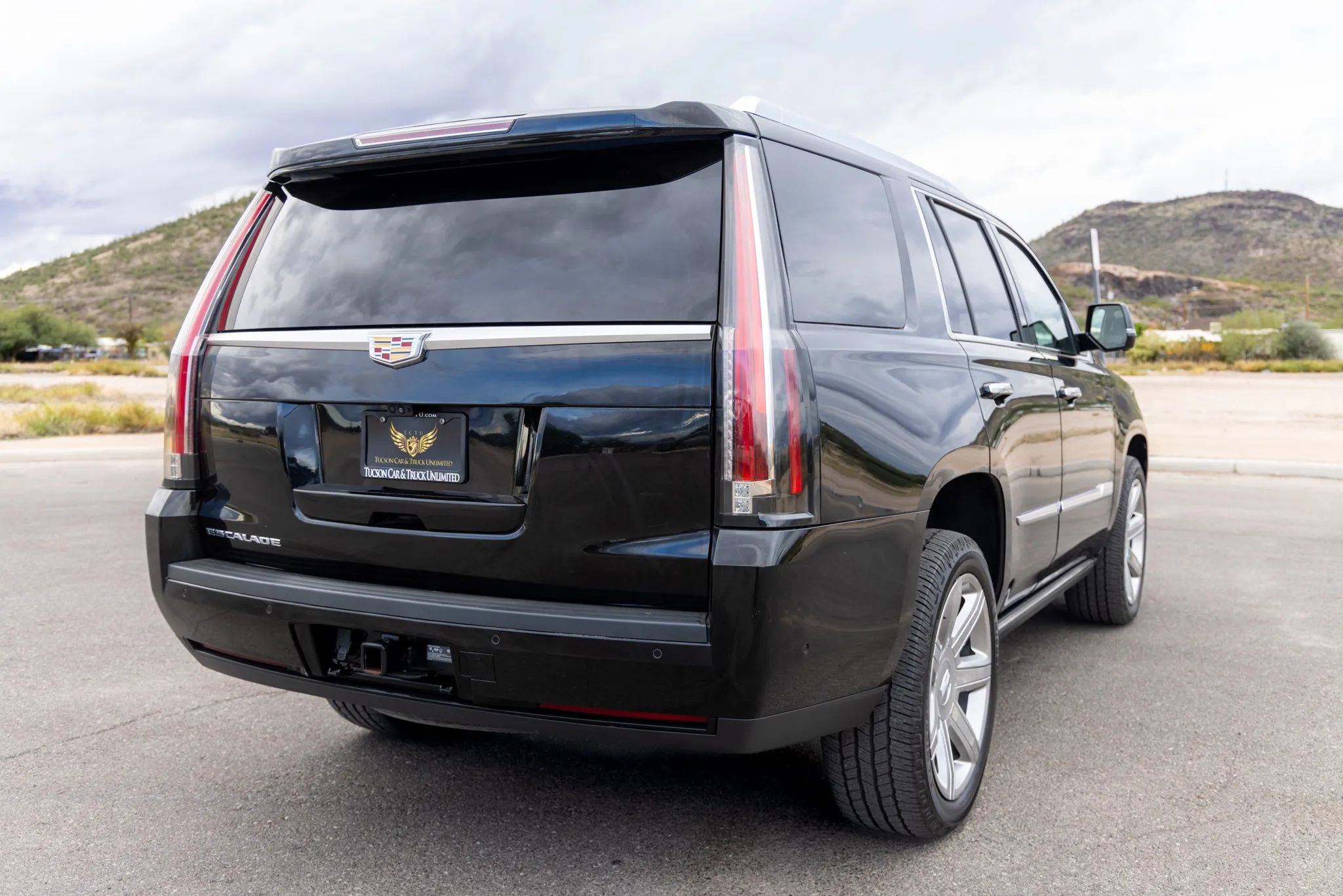 Used 2019 Cadillac Escalade Premium Luxury image 7