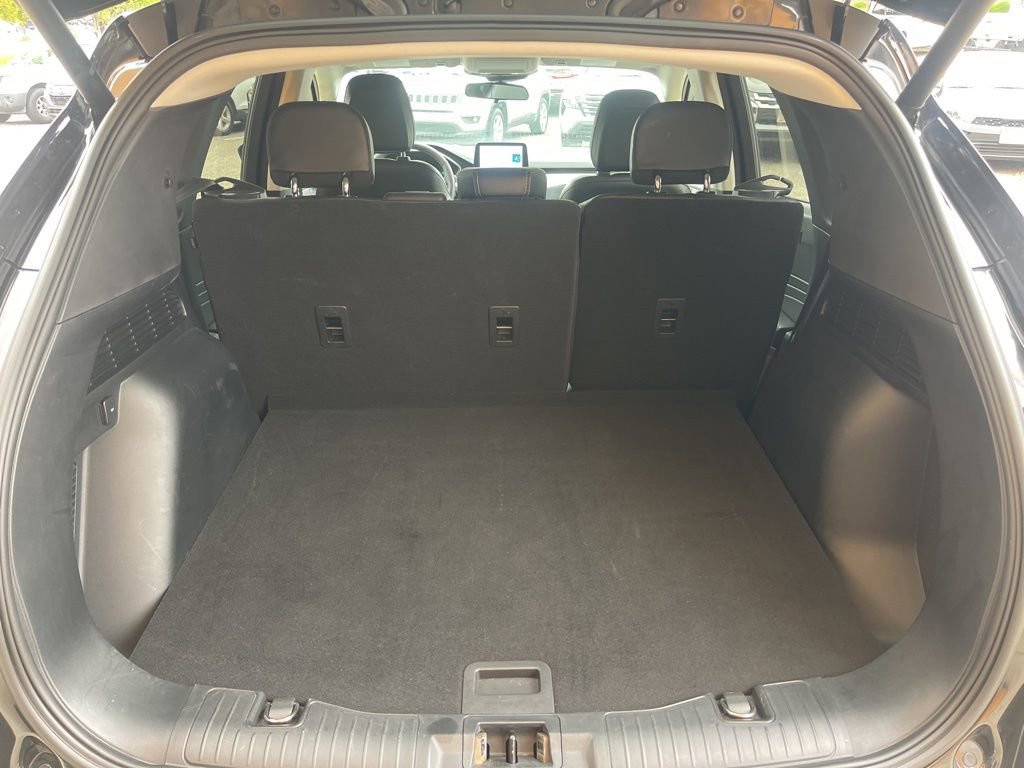 Used 2022 Ford Escape SEL w/ Technology Package FWD image 16