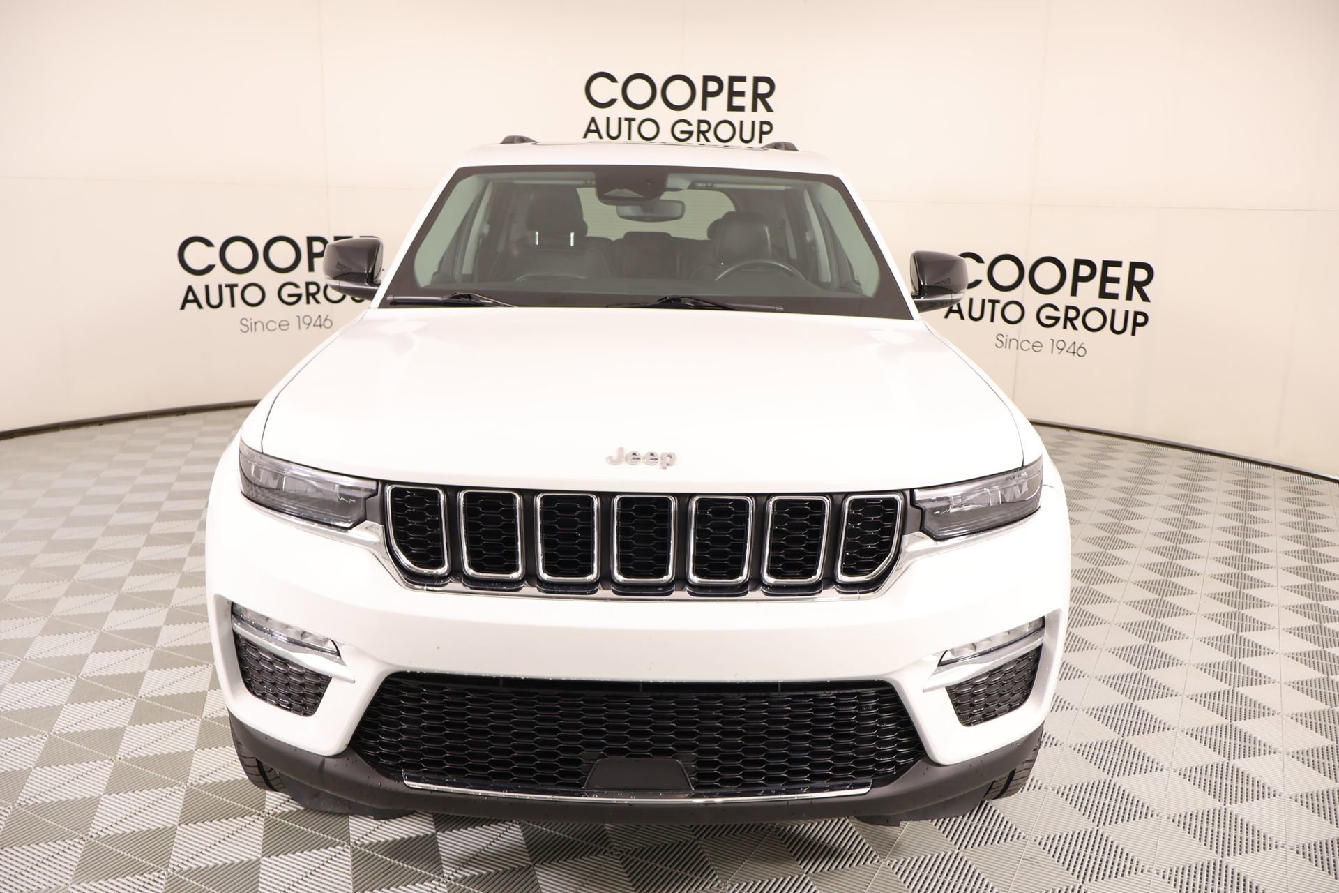 Used 2022 Jeep Grand Cherokee Limited AWD/4WD image 10