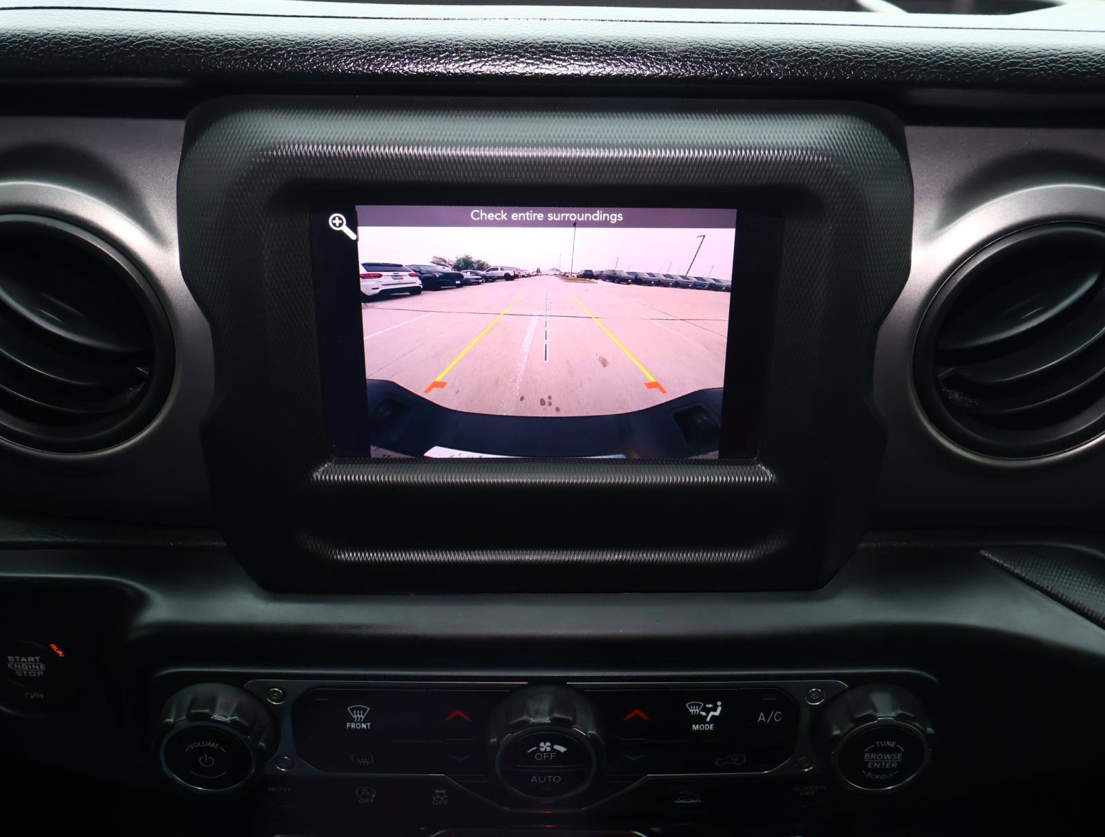 Used 2021 Jeep Gladiator Willys image 30