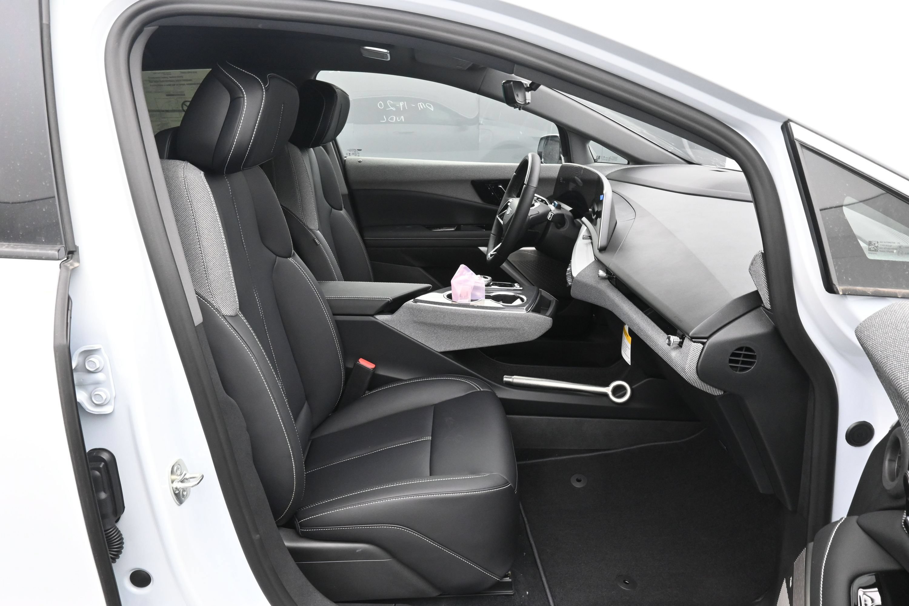 New 2026 Cadillac Optiq Luxury 1 w/ LPO, Floor Liner Package AWD/4WD image 13